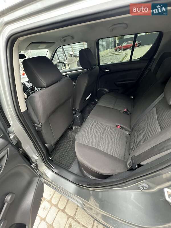 Хэтчбек Suzuki Swift 2011 в Львове