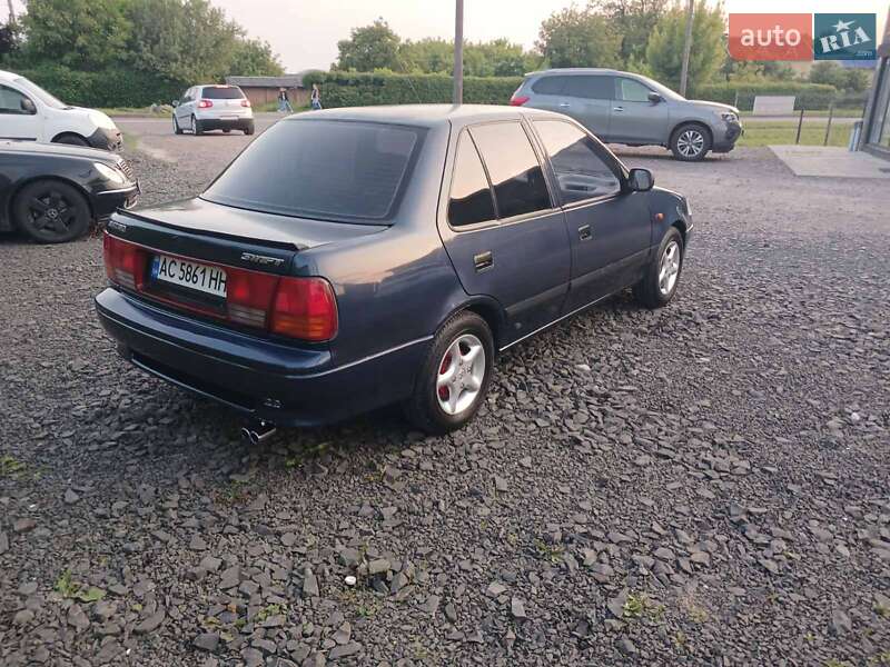 Седан Suzuki Swift 2000 в Луцьку