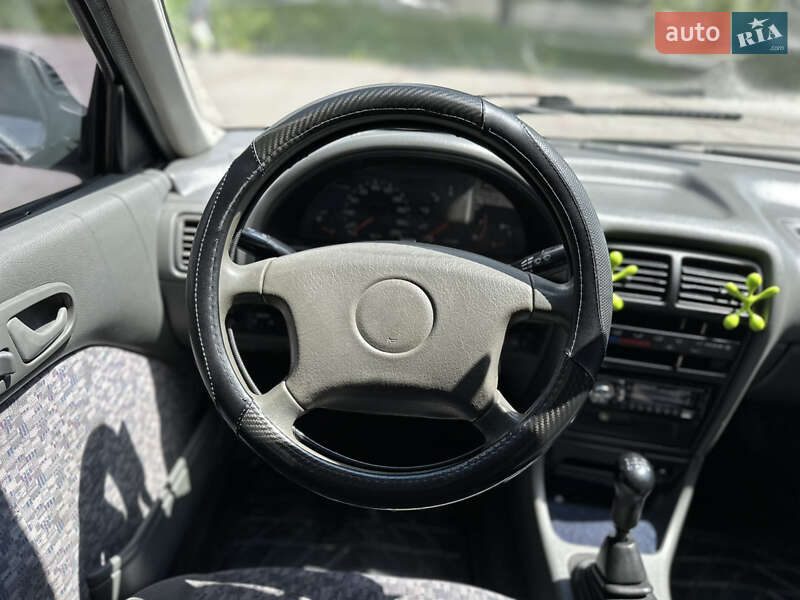 Седан Suzuki Swift 2003 в Тернополе