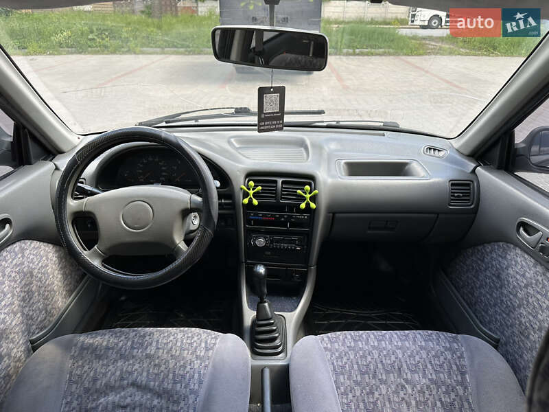 Седан Suzuki Swift 2003 в Тернополе