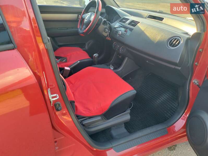 Хетчбек Suzuki Swift 2006 в Житомирі