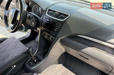 Хэтчбек Suzuki Swift 2011 в 