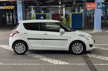 Хетчбек Suzuki Swift 2012 в 
