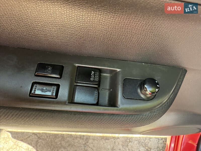 Хэтчбек Suzuki Swift 2006 в Одессе фото 24 Хэтчбек Suzuki Swift 2006 в Одессе