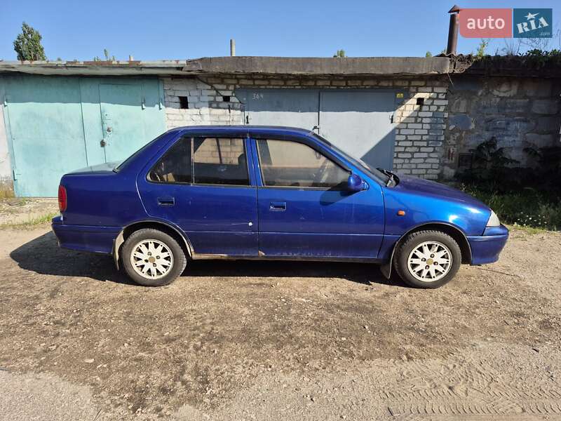 Седан Suzuki Swift 1993 в Миколаєві