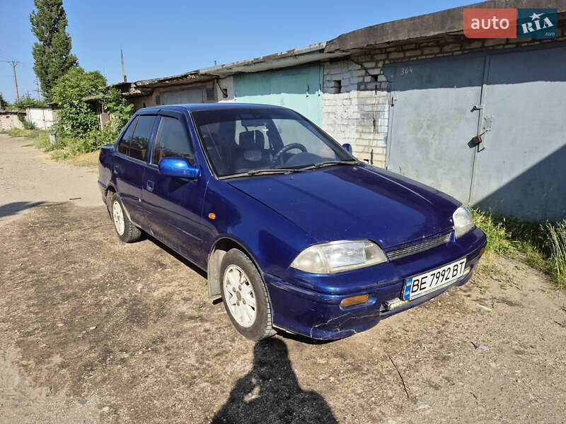 Седан Suzuki Swift 1993 в Миколаєві