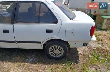 Седан Suzuki Swift 1998 в 