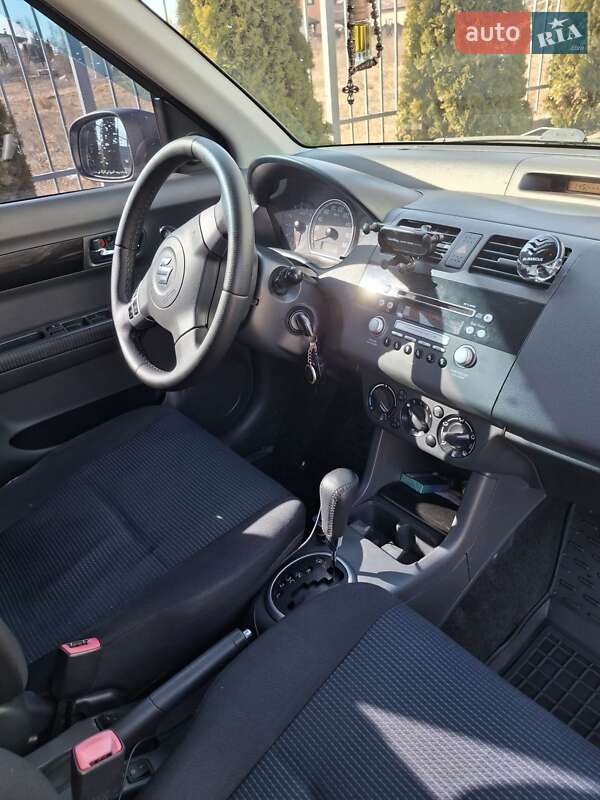 Хэтчбек Suzuki Swift 2008 в Сарнах
