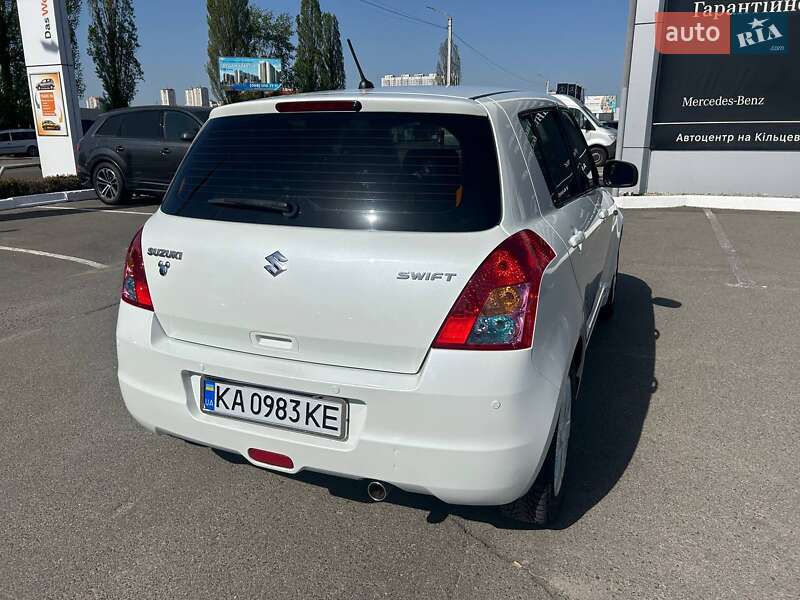 Хэтчбек Suzuki Swift 2008 в Киеве