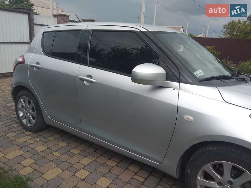 Хэтчбек Suzuki Swift 2011 в Барышевке фото 54 Хэтчбек Suzuki Swift 2011 в Барышевке