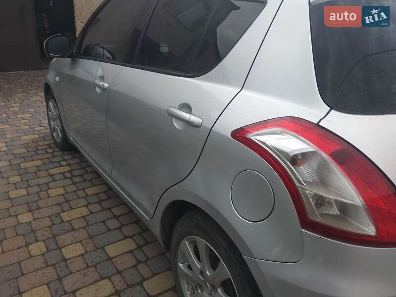 Хэтчбек Suzuki Swift 2011 в Барышевке фото 58 Хэтчбек Suzuki Swift 2011 в Барышевке