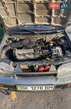 Седан Suzuki Swift 1990 в 