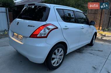 Хэтчбек Suzuki Swift 2013 в 