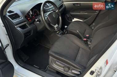 Хэтчбек Suzuki Swift 2013 в 