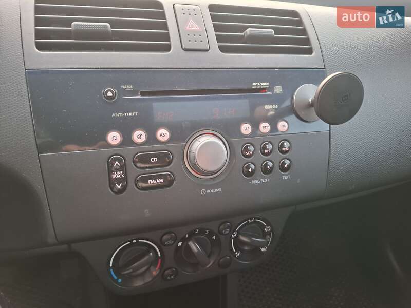 Хэтчбек Suzuki Swift 2007 в Нововолынске