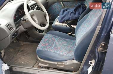 Хетчбек Suzuki Swift 2000 в 