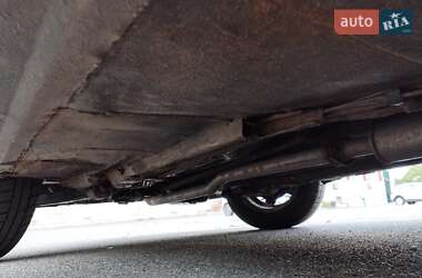 Хетчбек Suzuki Swift 2000 в 