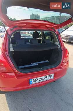 Хэтчбек Suzuki Swift 2005 в 