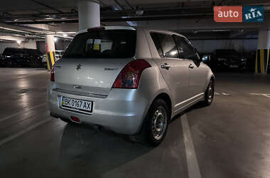 Хэтчбек Suzuki Swift 2010 в 