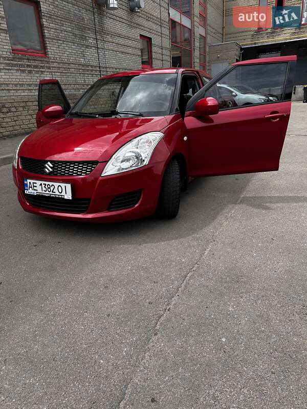 Хетчбек Suzuki Swift 2011 в Дніпрі