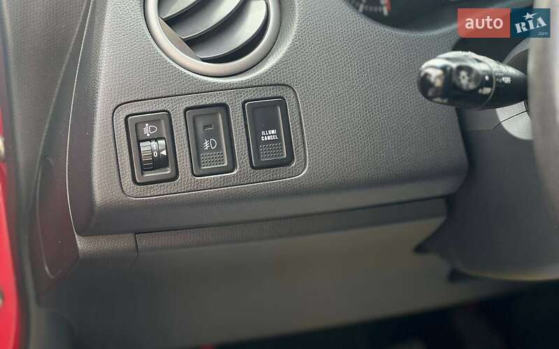 Хэтчбек Suzuki Swift 2005 в Ивано-Франковске фото 10 Хэтчбек Suzuki Swift 2005 в Ивано-Франковске