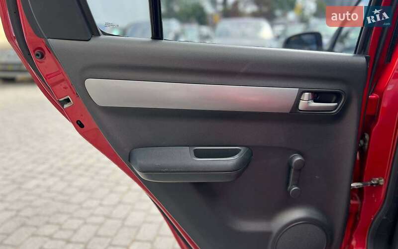 Хэтчбек Suzuki Swift 2005 в Ивано-Франковске фото 18 Хэтчбек Suzuki Swift 2005 в Ивано-Франковске