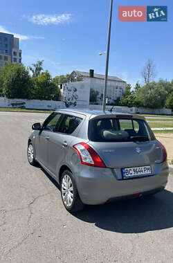 Хетчбек Suzuki Swift 2012 в 