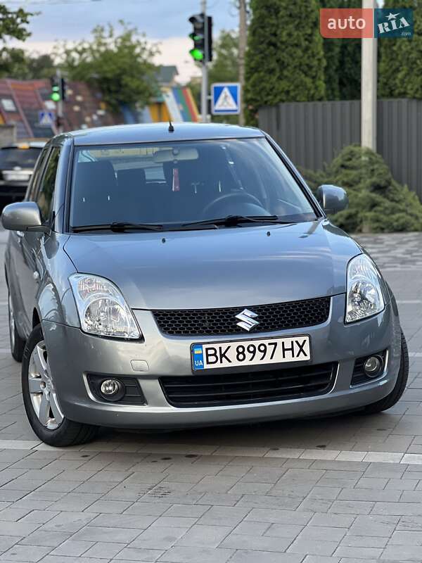 Хэтчбек Suzuki Swift 2010 в Ровно