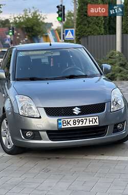 Хэтчбек Suzuki Swift 2010 в 