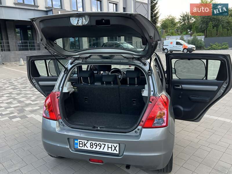 Хэтчбек Suzuki Swift 2010 в Ровно