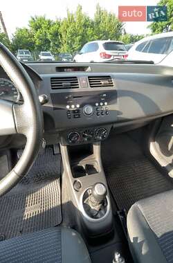 Хетчбек Suzuki Swift 2010 в 