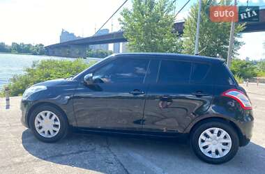 Хэтчбек Suzuki Swift 2012 в 
