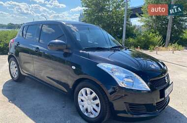 Хэтчбек Suzuki Swift 2012 в 