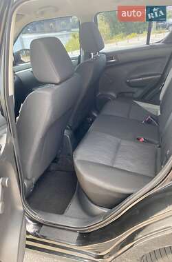 Хэтчбек Suzuki Swift 2012 в 