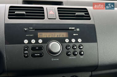 Хэтчбек Suzuki Swift 2007 в 