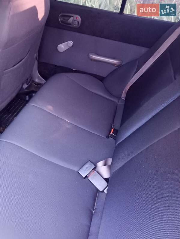 Седан Suzuki Swift 2003 в Харкові фото 2 Седан Suzuki Swift 2003 в Харкові