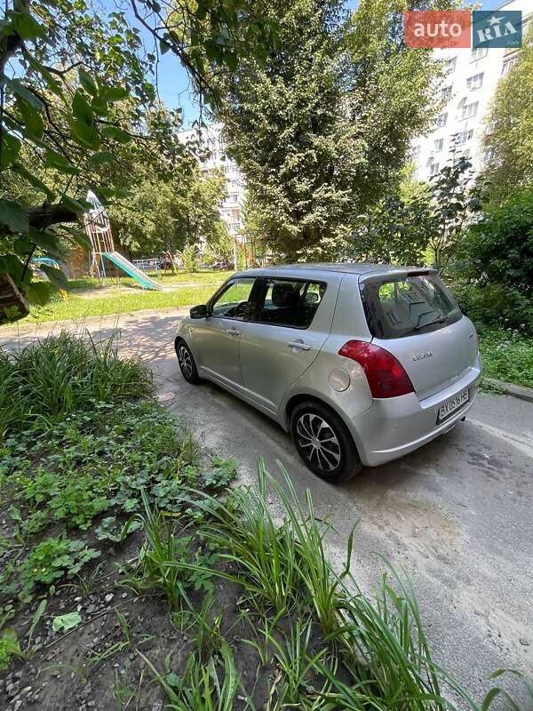 Хетчбек Suzuki Swift 2005 в Хмельницькому