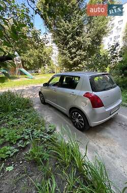 Хетчбек Suzuki Swift 2005 в 