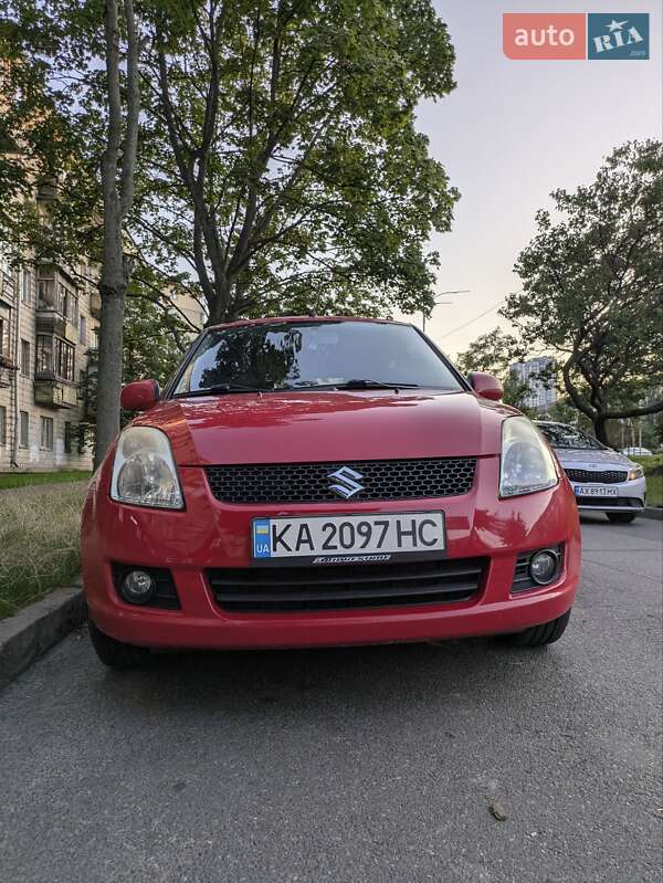 Хэтчбек Suzuki Swift 2008 в Киеве
