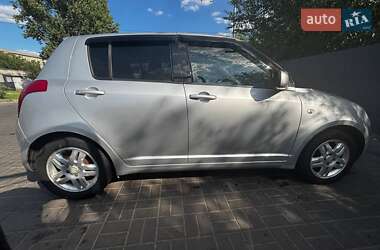 Хэтчбек Suzuki Swift 2006 в 