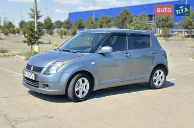 Хэтчбек Suzuki Swift 2007 в 