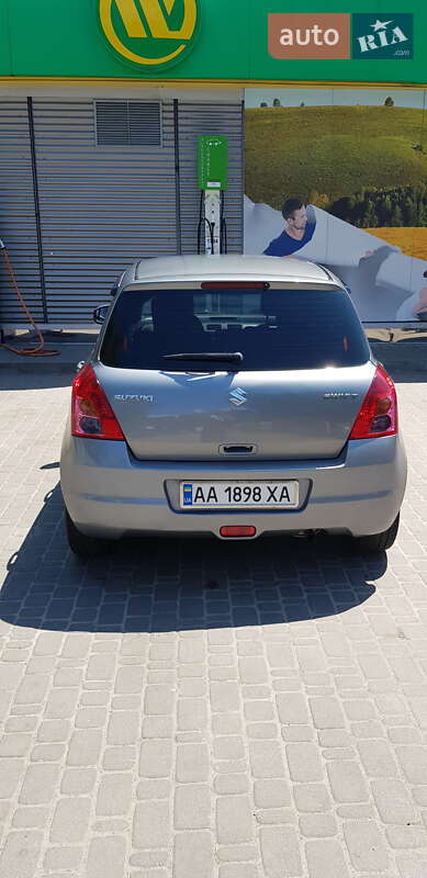 Хэтчбек Suzuki Swift 2008 в Киеве
