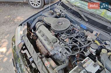 Седан Suzuki Swift 1993 в 