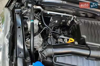Хэтчбек Suzuki Swift 2012 в 