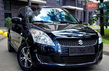 Хэтчбек Suzuki Swift 2012 в 
