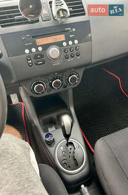 Хэтчбек Suzuki Swift 2007 в 