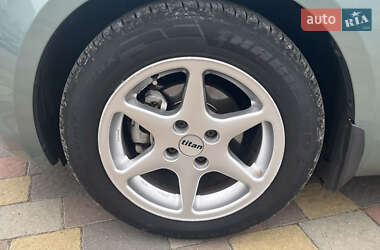 Хэтчбек Suzuki Swift 2011 в 