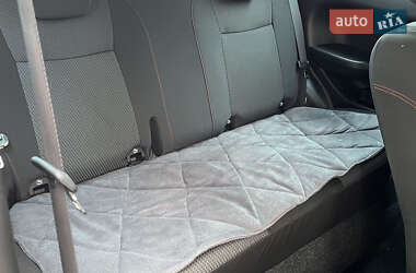 Хэтчбек Suzuki Swift 2011 в 