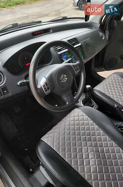 Хетчбек Suzuki Swift 2005 в 