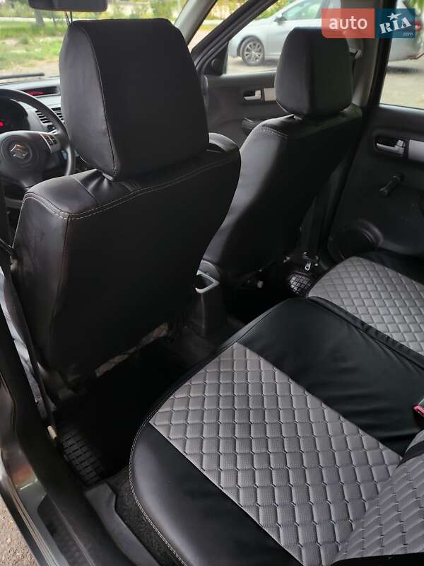 Хетчбек Suzuki Swift 2005 в Монастирищеві